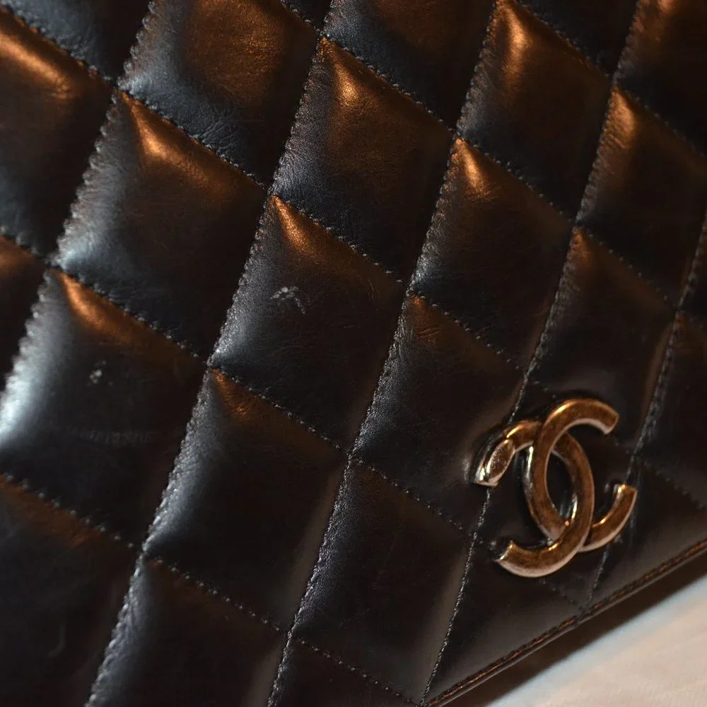 Chanel Black Quilted Leather Silver CC Hardware Shoulder Chain Strap Han…